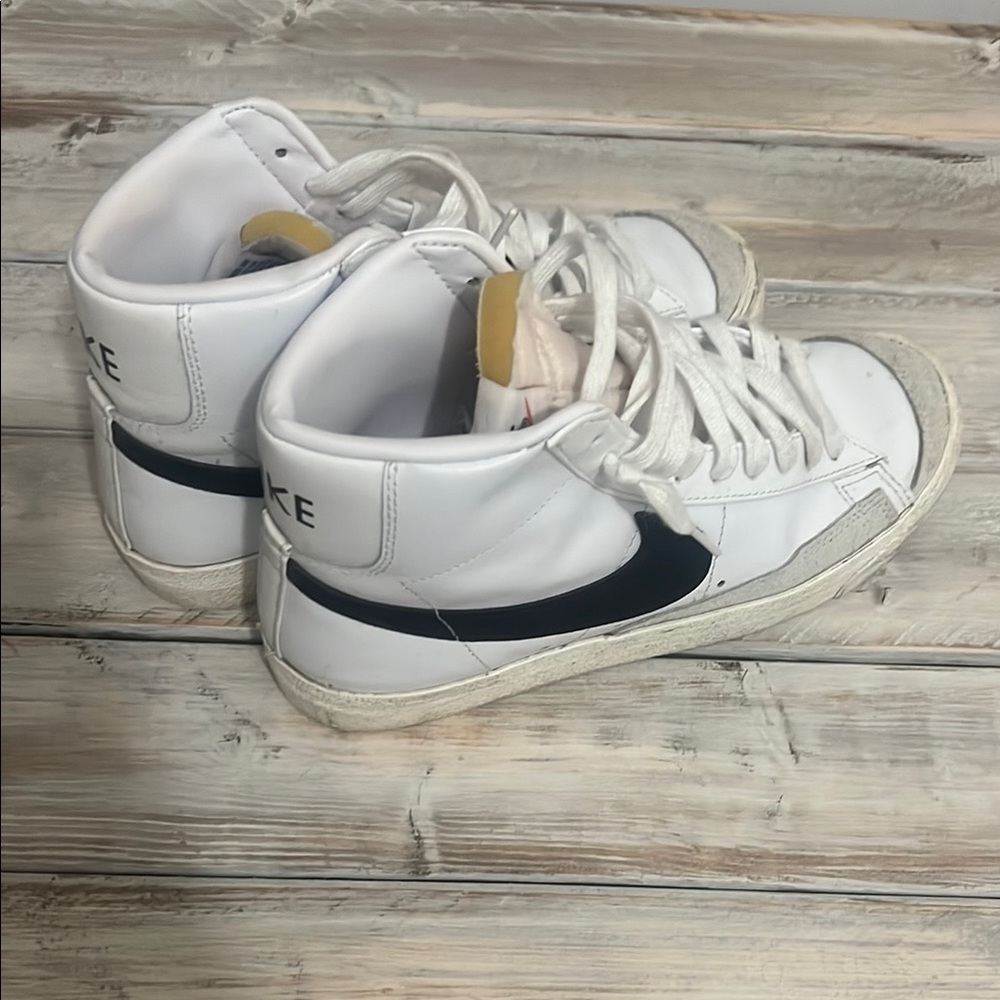 Nike White and Black Blazer Mid '77